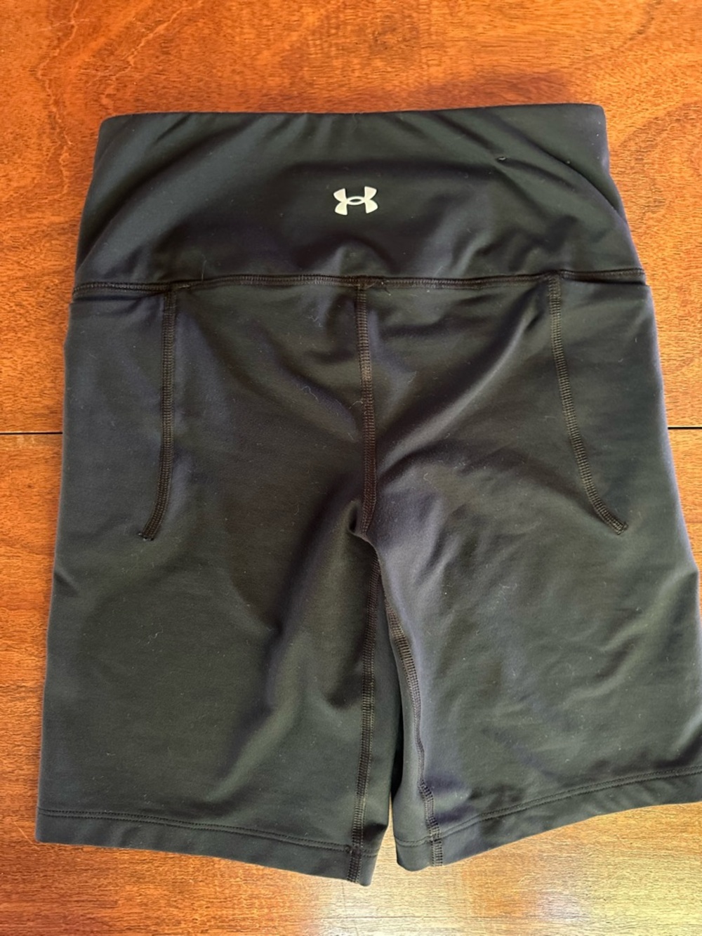 Under Armour Black High Rise Biker Shorts Women’s Small 8” Inseam